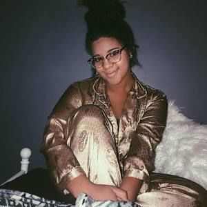 Meet your Posher, Maya